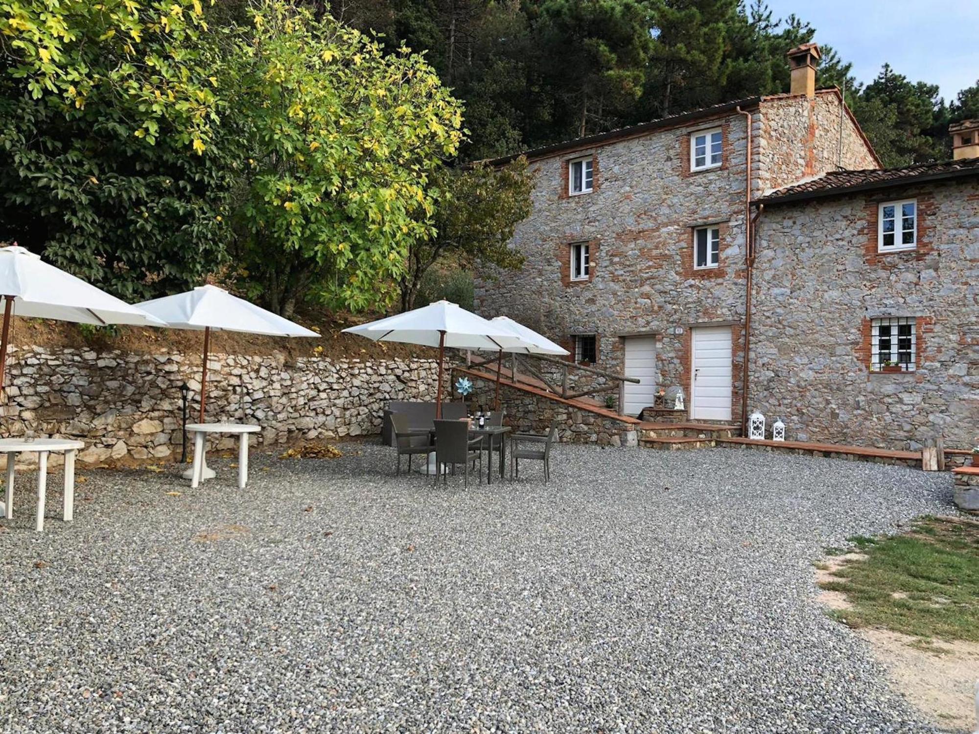 Agriturismo Le Vallilunghe Apartment Лука Екстериор снимка