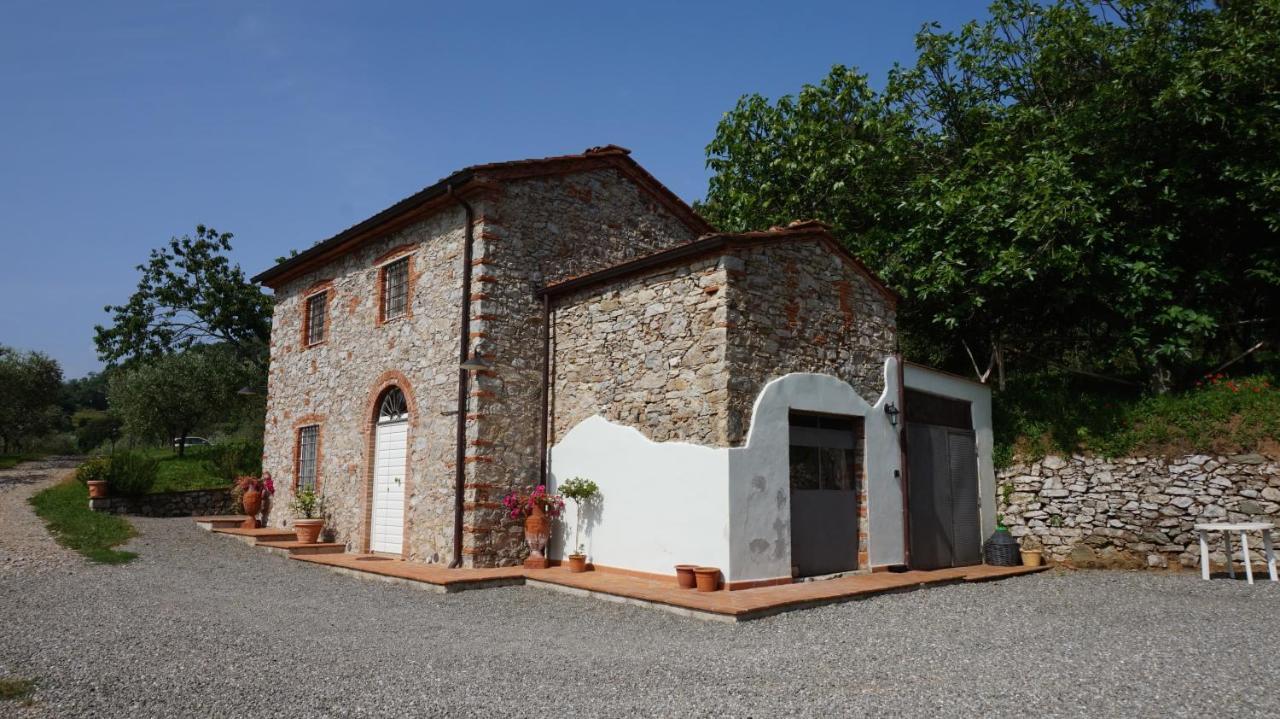 Agriturismo Le Vallilunghe Apartment Лука Екстериор снимка